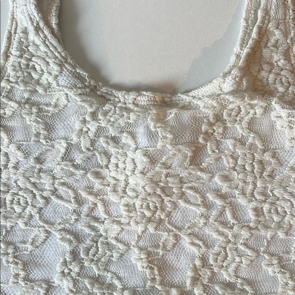 Abercrombie & Fitch Lace Crop Top Cream - Picture 6 of 7
